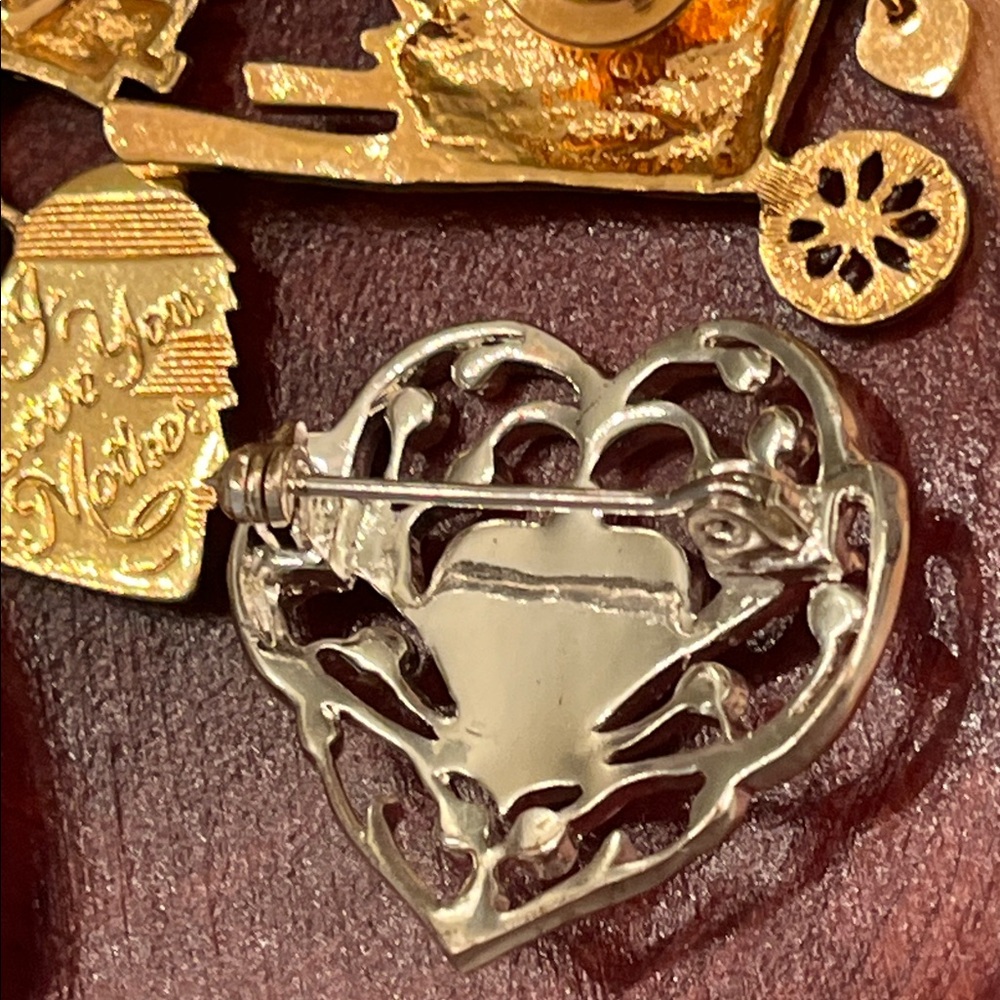 Elegant Gold and Silver Heart Brooch Bundle (4) - Picture 5 of 6